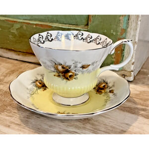 Royal Albert Daybreak Teacup & Saucer Set Rose Marie Yellow Chelsea Footed VTG